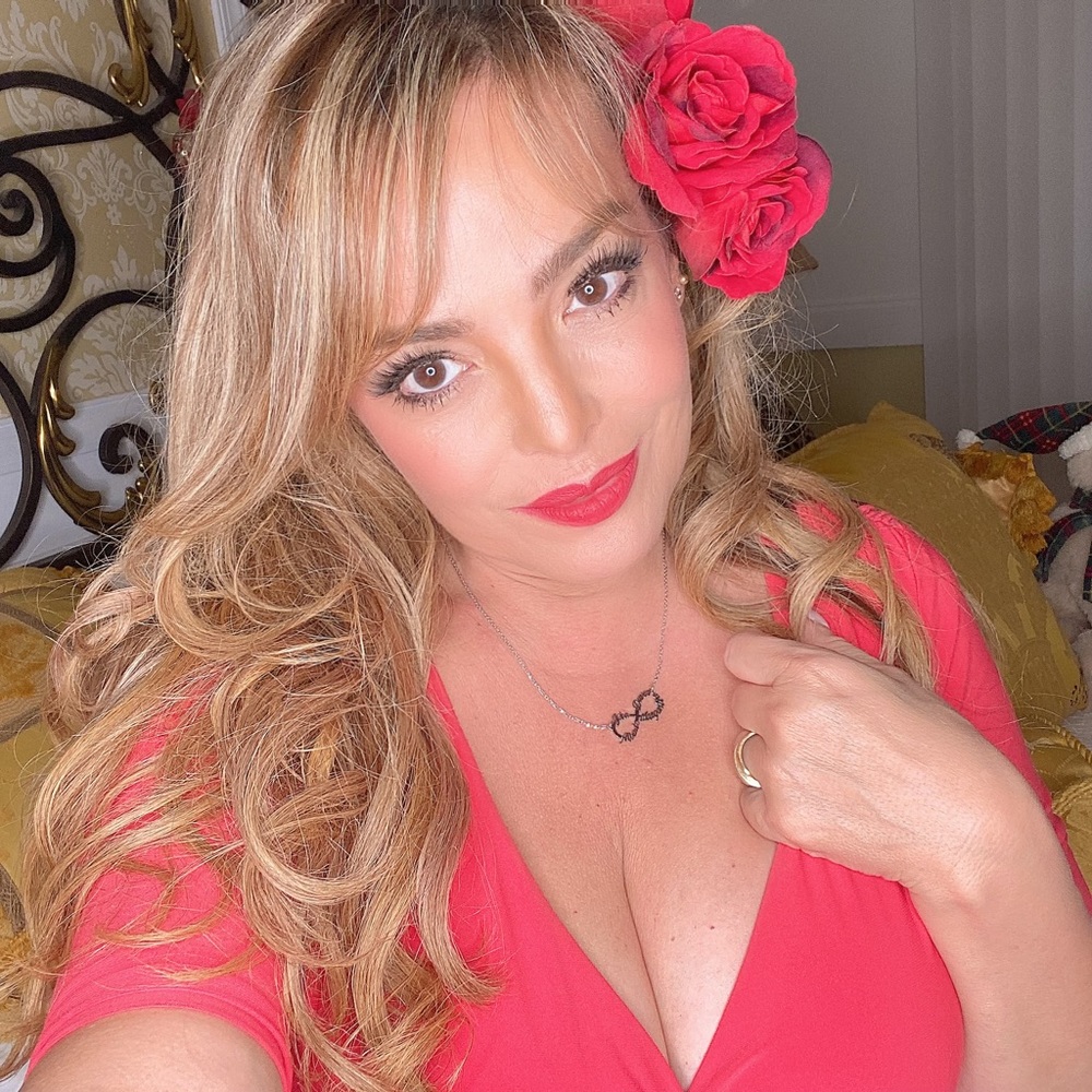 Meet your Posher, Isabel